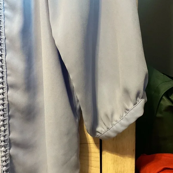 Used - Picture 3 of 4